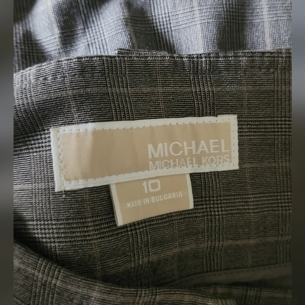 Michael Kors Shorts - Picture 3 of 7